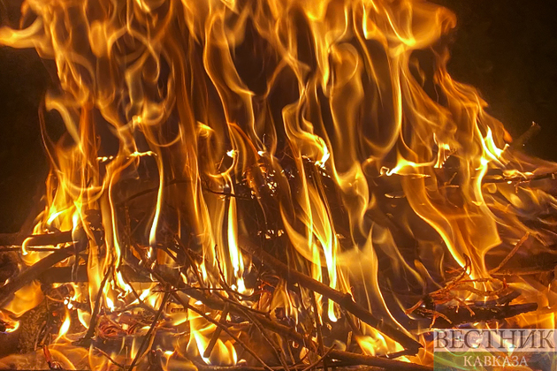 В Тбилиси пожар уничтожил продуктовый склад