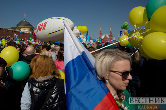 Праздничный митинг в Грозном собрал более 100 тысяч человек
