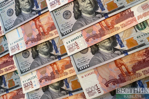 Банки готовятся к доллару по 52,5 рубля