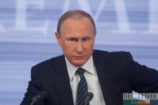 Владимир Путин присоединился с портретом отца к «Бессмертному полку»