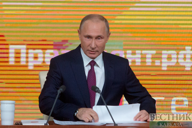 Путин поздравил Макрона с победой на выборах президента Франции