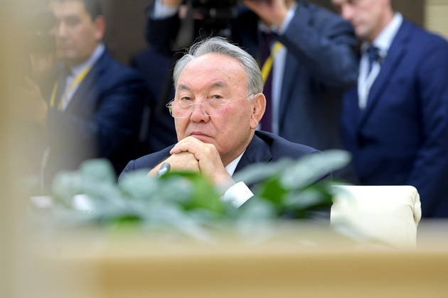 Назарбаев рассказал, что увлекся живописью