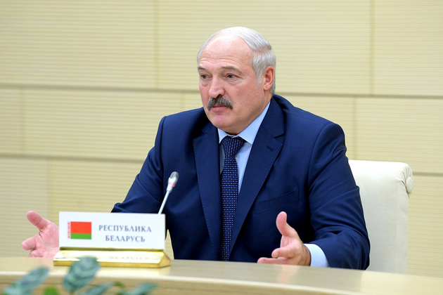 Лукашенко поздравил Путина с Новым годом 