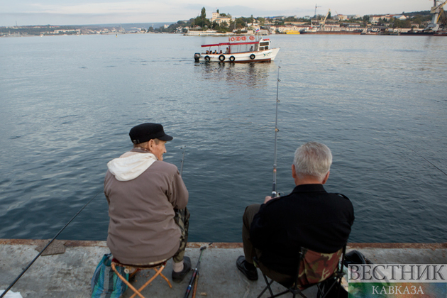 В Азовском море ищут пропавшего без вести рыбака
