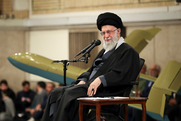 Хаменеи о беспорядках в Иране: США и Великобритания нас не сломят