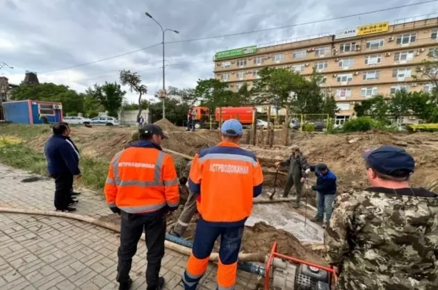 Коммунальная авария оставила без воды часть Астрахани