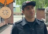 Полицейский, спасший туристов из реки, получил медаль в Дагестане