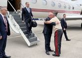 Яшар Гюлер прилетел в Баку для переговоров по обороне
