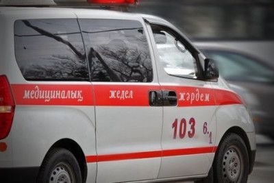 Трехлетний ребенок остался жив, упав с четвертого этажа, в Алматинской области
