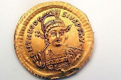 Константинопольскую монету нашли дети в Израиле