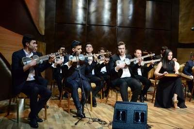 Ансамбль народных инструментов АГУКиИ выступил в Центре мугама в Баку