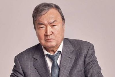 Писатель Садыбек Тугел стал кандидатом в президенты Казахстана 