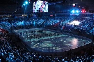 НХЛ доиграет сезон в двух городах