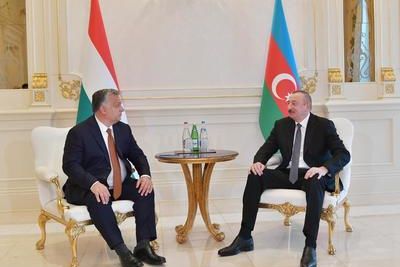 Ильхам Алиев провел встречу с Виктором Орбаном