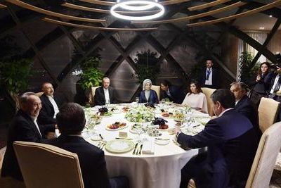 Ильхам Алиев и Мехрибан Алиева приняли участие в ужине с главами стран и правительств, участвующих в саммите Тюркского совета
