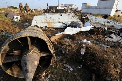 На востоке Афганистана потерпел крушение самолет с 83 пассажирами