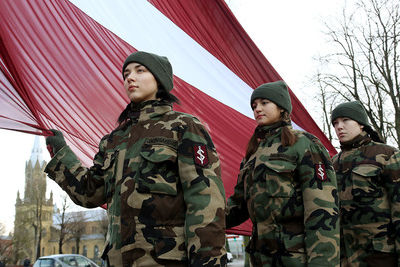Латвия затеяла военное строительство на границе с Россией - СМИ