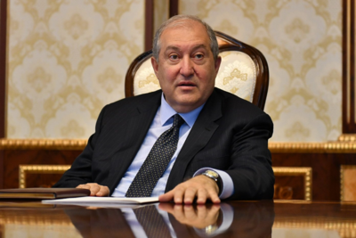 Президент Армении вернулся к работе после больницы