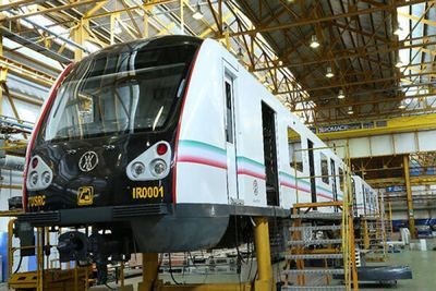 Иранские вагоностроители показали первый отечественный вагон метрополитена