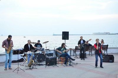 Крымская Алушта осталась без уличных музыкантов