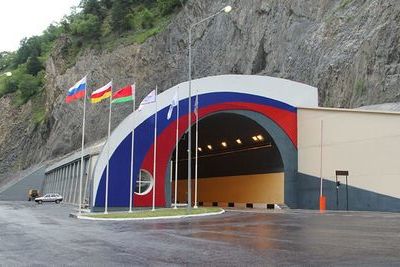 Транскавказская магистраль встала из-за селя 