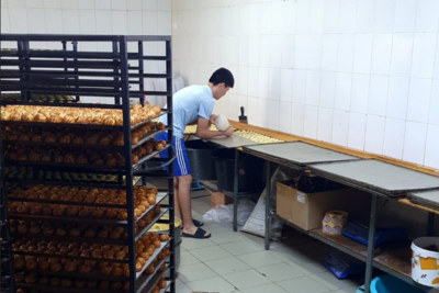 Мигранты нелегально делали сладости в Крыму