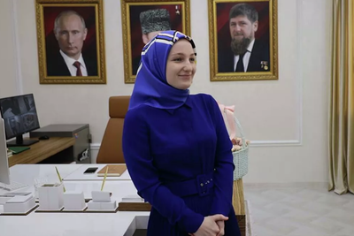 Рамзан Кадыров наградил дочь за заслуги перед Чечней