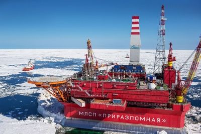 Россия перенаправляет арктическую нефть Китаю и Индии