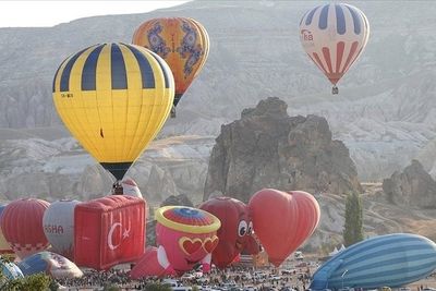 В турецкой Каппадокии проходит знаменитый фестиваль воздушных шаров