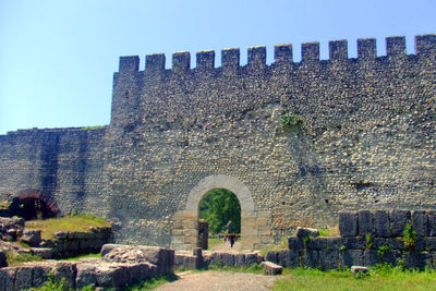 Грузинская крепость Нокалакеви и горячие источники: как добраться, что посмотреть?
