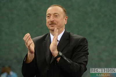 Ильхам Алиев и Мехрибан Алиева открыли в Баку памятник Кара Караеву 