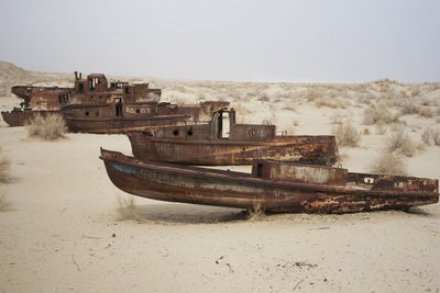Муйнак: как увидеть “кладбище” кораблей на Аральском море?