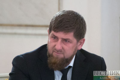 Кадыров побеседовал о боксе с Мэйуэзером-младшим