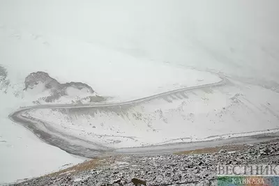 Снег и ветер закрыли Харибский перевал
