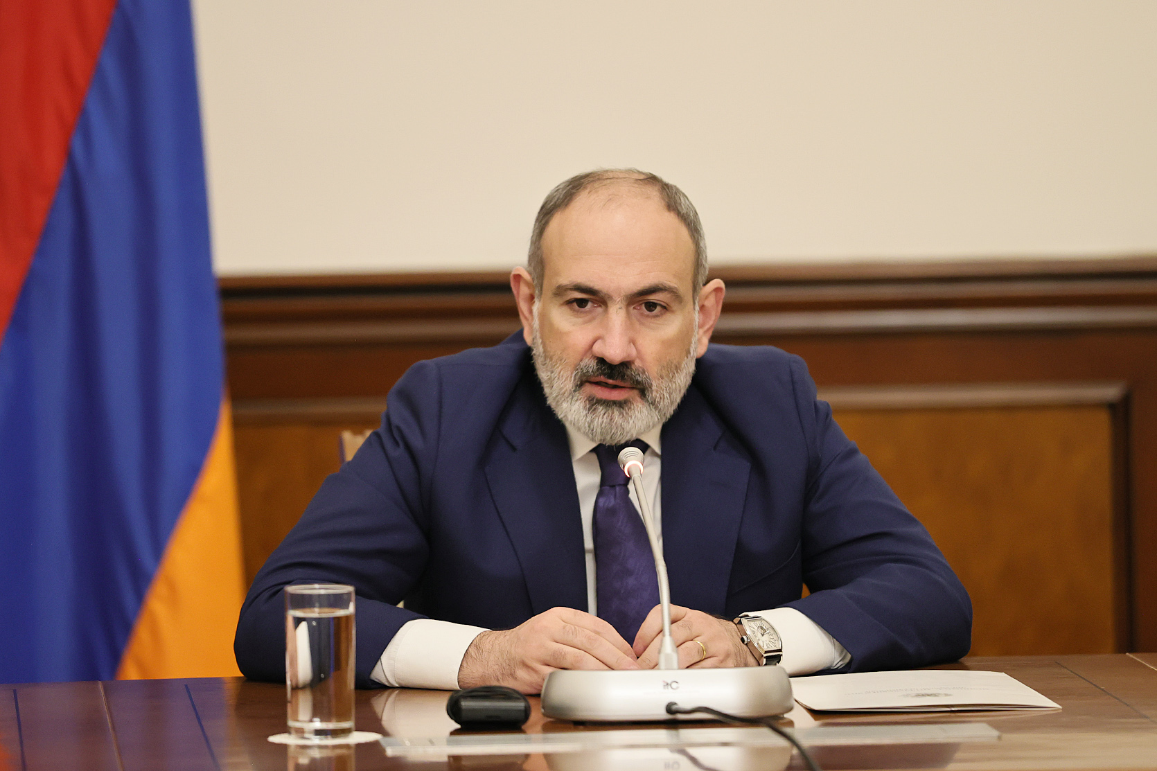 Премьер министр Армении. Министр финансов Армении Ваге Оганесян. Бывший премьер министр армении