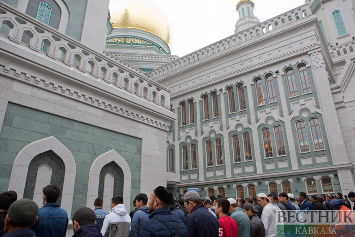 Байрам выходной. Ураза-байрам 2023 в Москве. Ураза байрам в 2023 Махачкала. Ураза байрам в Нальчике. Мечеть в Москве день праздника Ураза байрам.