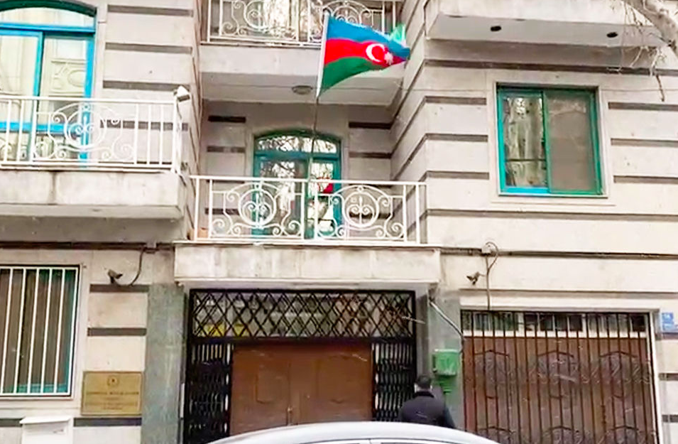 Азербайджан отказался. Посольство Азербайджана в Иране. Посольство Ирана в Баку. Посольство США В Азербайджане. Посольство США В Тегеране.