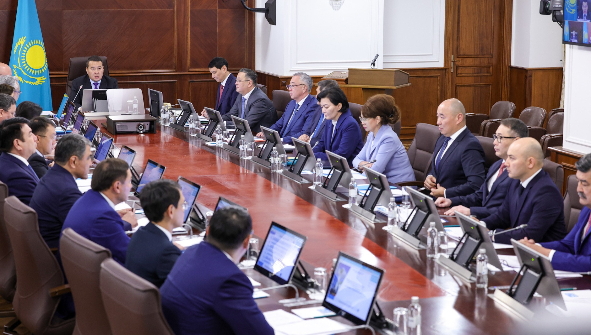 Заседание правительства 2023. Заседание правительства. Собрание министров. Правительство Казахстана.
