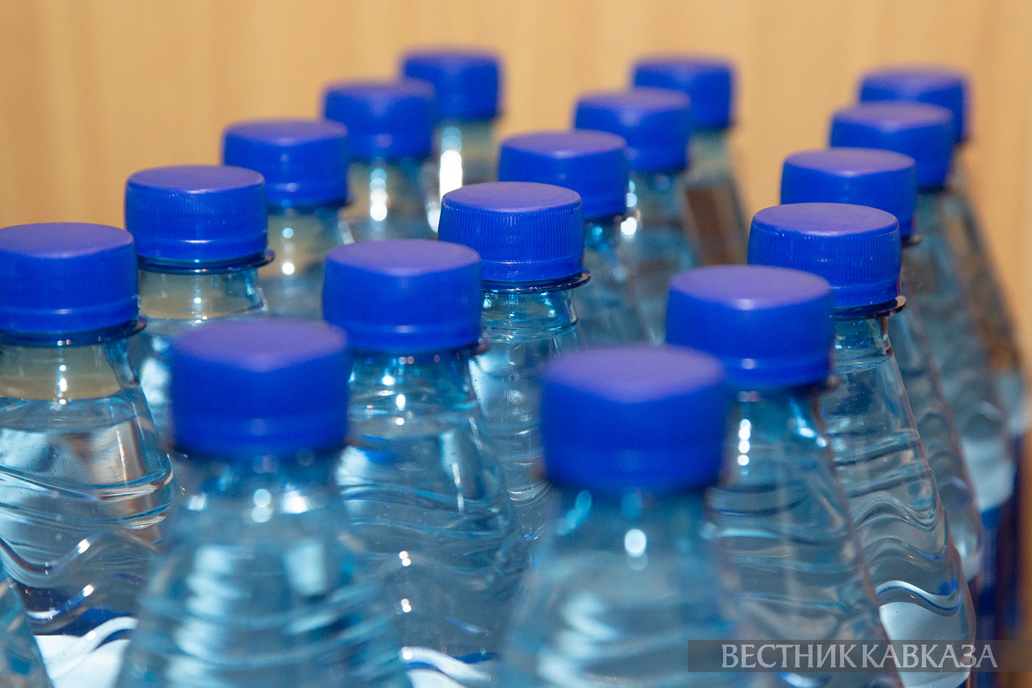 Бутылки с водой