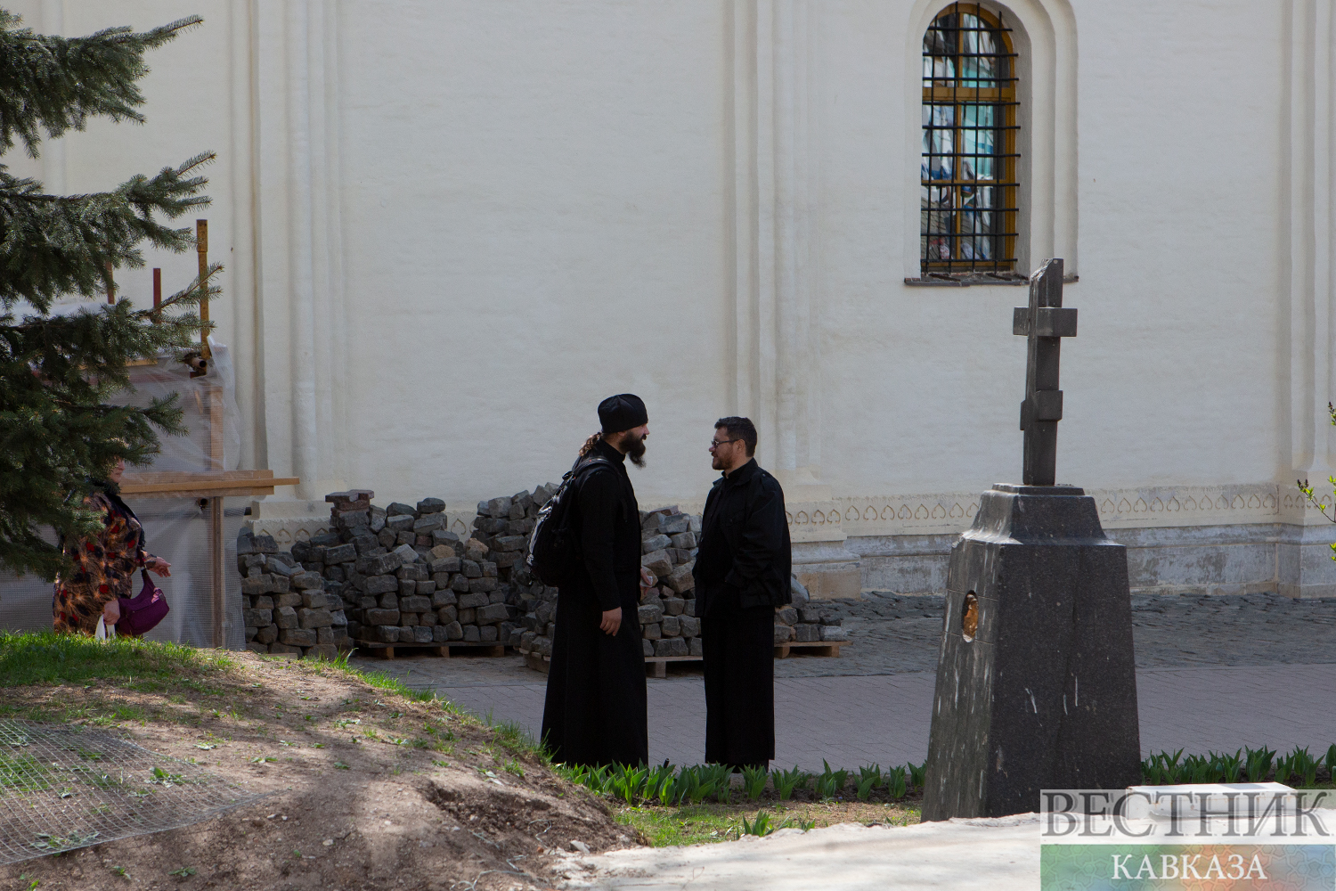 Монахи в Троице-Сергиевой лавре