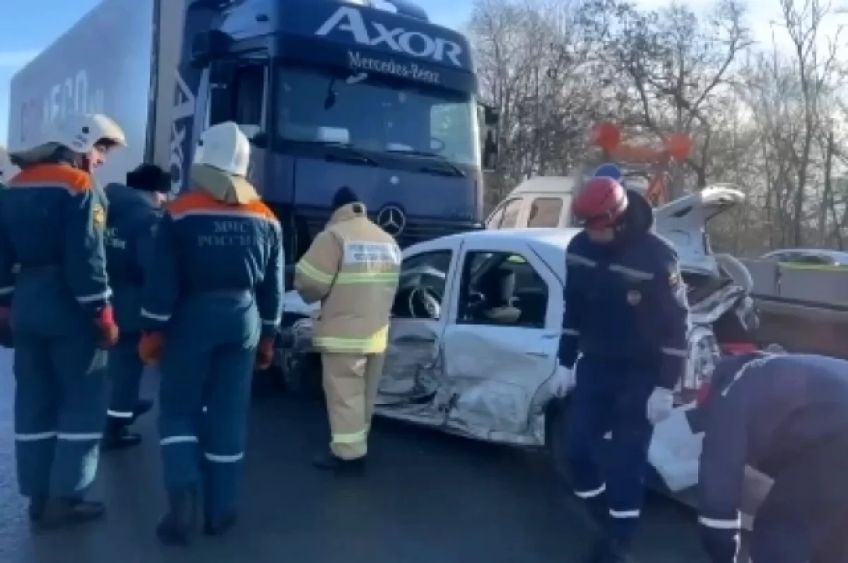 В цепной аварии на трассе М-4 "Дон" погибли четыре человека