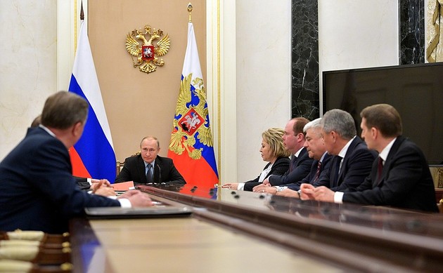 Путин проведет совещание с постоянными членами Совета Безопасности России