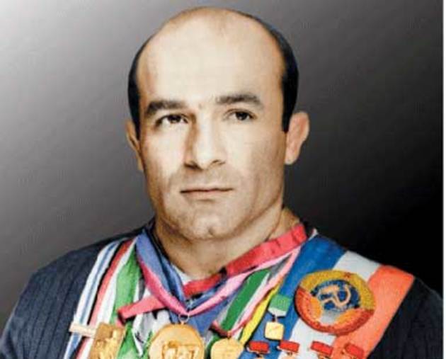 Вершине Кавказского хребта присвоили имя олимпийского чемпиона из Грузии