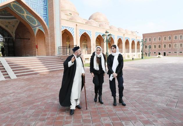 Мехрибан Алиева посетила религиозный комплекс в Гяндже