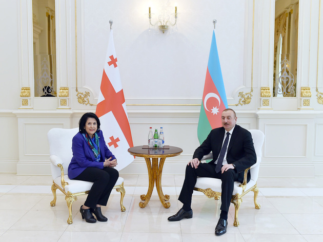 Ильхам Алиев и Саломе Зурабишвили проводят переговоры в Баку