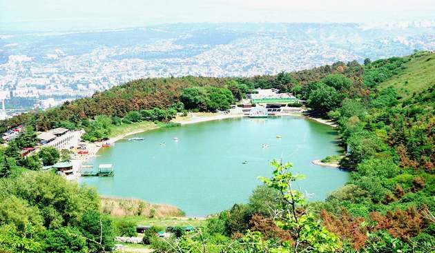 Черепашье озеро обрастет по-новому в Тбилиси