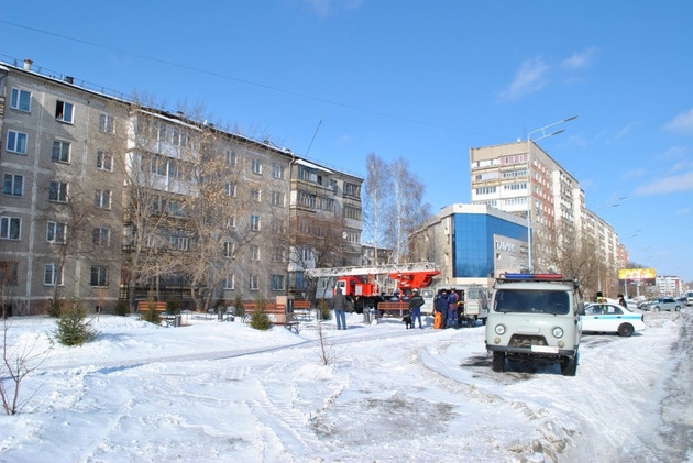 ЧП в Петропавловске: крыша пятиэтажки обрушилась из-за снега
