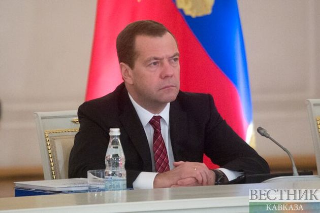 Медведев поздравил Токаева