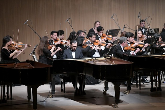 В Азербайджане состоялась премьера "Гексамерон. 6 роялей" (ФОТО)