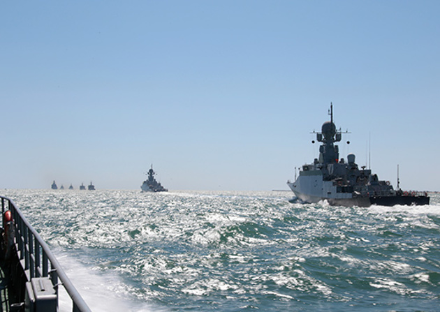 Три корабля Каспийской флотилии вышли в море на стрельбы 